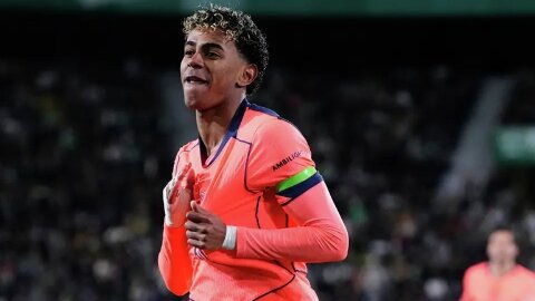 Lamine Yamal bật chế độ Quả bóng vàng